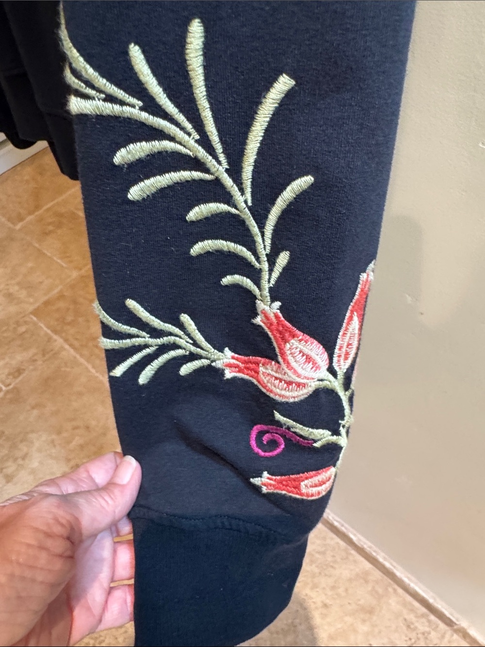 Johnny Was Black Floral Embroidered Sweatshirt Large - Picture 3 of 6
